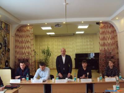 Мэр Долинска встретился с жителями Стародубского - sakhalin.info - Долинск