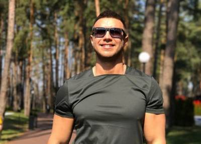 Михаил Заливако - "Холостяк" Заливако не устоял перед чарами брюнетки, кадры жарких поцелуев: "Свиданий больше не будет" - sport.politeka.net