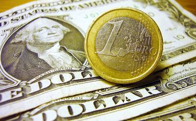 Курс валют сегодня: доллар и евро растут после снижения на открытии торгов - svpressa.ru