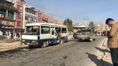 Автобус с госслужащими подорвали в столице Афганистана — фото - 5-tv.ru - Афганистан - Kabul