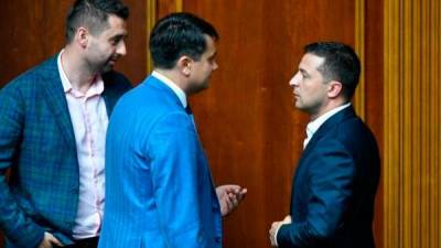 Дмитрий Разумков - Давид Арахамия - Разумков: Меня не приглашали войти в политсовет партии «Слуги народа" - bin.ua