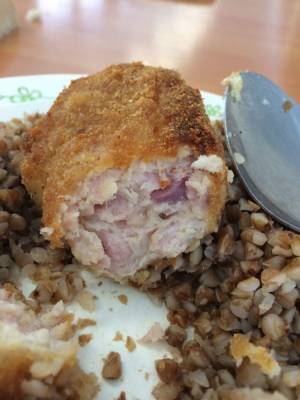 В школе Удмуртии провели проверку после жалобы жителей на сырое мясо и плесень в еде - gorodglazov.com - респ. Удмуртия
