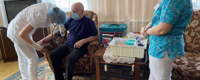 Тамбовским пенсионерам начали делать прививки на дому - runews24.ru - Тамбов