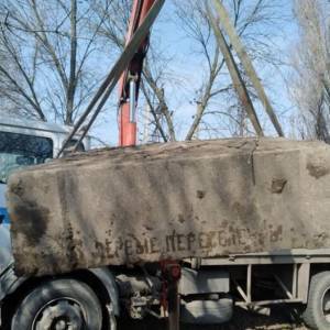 Сотрудники заповедника «Хортица» рассказали предысторию создания постамента Мемориала Столетия. Фото - reporter-ua.com - Запорожье