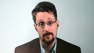 Эдвард Сноуден - Анатолий Кучерена - Сноуден подаст документы для получения российского гражданства - iz.ru - Washington