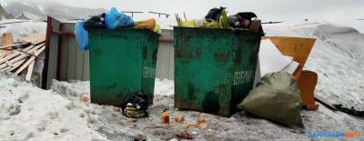 В Холмске таксист собрал коллекцию фотографий переполненных контейнеров - sakhalin.info - Холмск