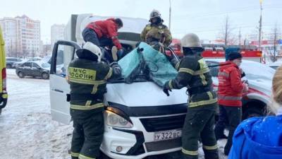 Олег Николаев - Глава Чувашии дал оценку ЧП с упавшим с высотки 11-летним мальчиком - vesti.ru - респ. Чувашия - Новочебоксарск