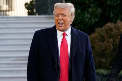 Дональд Трамп - Трамп за время президентства обеднел на четверть - lenta.ru