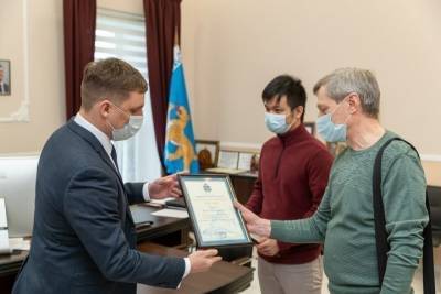 Михаил Ведерников - В Пскове наградили еще двух участников спасения провалившихся под лед детей - mk-pskov.ru - Псковская обл. - Псков