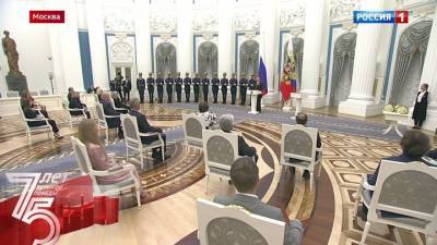 Владимир Путин - Валерий Вечорко - Путин вручил Госпремии тем, кто делает Россию великой державой - vesti.ru