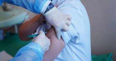 Мэтт Хэнкок - Названа первая в мире страна, завершившая вакцинацию своего населения - dsnews.ua - Англия - Гибралтар