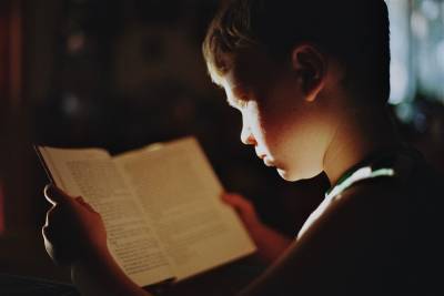 Минпросвещения предлагает школьникам рассказать о любимых книгах – Учительская газета - ug.ru