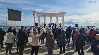 Жители Алушты празднуют седьмую годовщину воссоединения Крыма с Россией - riafan.ru - Крым