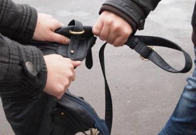 В Астрахани два подростка ограбили пенсионерку на Петровской набережной - astrakhanfm.ru - Астрахань