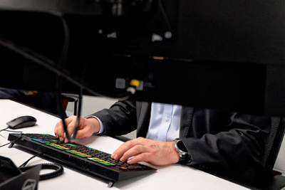 Власти задумалась о недоверии компаний к российской бирже - lenta.ru