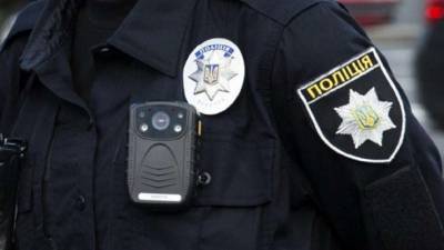 В Одессе мужчина откусил полицейскому часть пальца - lenta.ua - Одесса - Одесская обл.