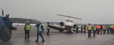 Во Внуково сел бизнес-джет без одной стойки шасси - runews24.ru - Москва - Тюмень