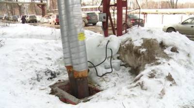 Теплотрасса на улице Шмидта обросла льдом - penzainform.ru