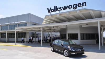 Концерн Volkswagen планирует построить шесть аккумуляторных заводов - usedcars.ru - Швеция - Испания - Португалия - Словакия