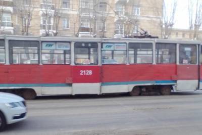 В Новосибирске на проезд в трамвае №8 ввели 50-процентную скидку - novos.mk.ru - Новосибирск
