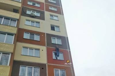 Кошмар на улице Мясниковой: подробности трагедии с трупом на стене дома в Новосибирске - novos.mk.ru - Новосибирск