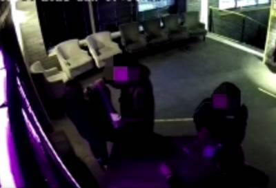 В Твери петербуржец ушел из клуба с женской шубой - afanasy.biz - Санкт-Петербург - Тверь