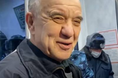 Ксения Собчак - Виктор Мохов - СМИ: Собчак заплатила «скопинскому маньяку» 50 тысяч за съемки фильма - mk.ru