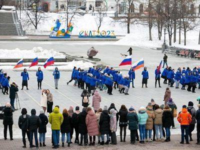 Олег Газманов - Празднуя присоединение Крыма, в Екатеринбурге мобилизованные студенты веселили друг друга - kasparov.ru - Крым - Екатеринбург - Уральск