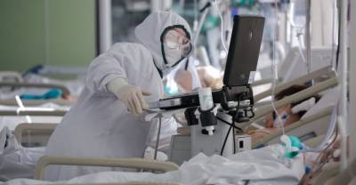 В России за сутки выявили 9699 новых случаев ковида - reendex.ru - Москва - Санкт-Петербург - Московская обл.