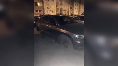 В Воронеже под окнами многоэтажек неизвестные сняли с Audi все колёса - vestivrn.ru - Воронеж