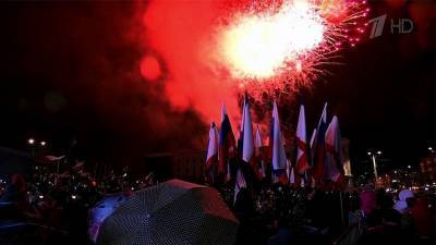 В годовщину воссоединения Крыма и Севастополя с Россией праздничные мероприятия охватили всю страну - 1tv.ru - Крым - Севастополь