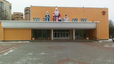 Павел Грудинин - Трактора олигарха Грудинина окончательно лишили Дворец культуры электроэнергии - polit.info - Россия