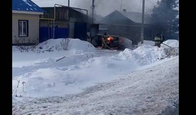 В Ишиме на улице Докучаева загорелся автомобиль с газовым оборудованием - nashgorod.ru - Тюмень