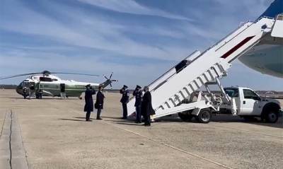 Владимир Путин - Джо Байден - Байден упал, поднимаясь по трапу президентского самолета - capital.ua - шт. Джорджия - шт. Мэриленд