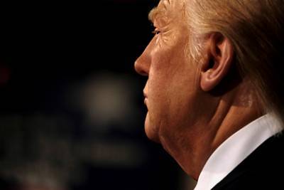 Дональд Трамп - Джо Байден - Музей в Техасе убрал восковую фигуру Трампа из-за избивавших ее посетителей - lenta.ru - Техас - Лондон