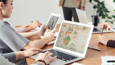 Уровень безработицы в России снижается шестой месяц подряд - riafan.ru - Москва