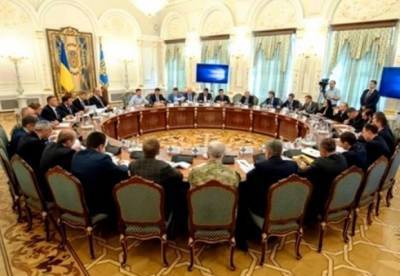 Виктор Янукович - Сергей Курченко - Алексей Данилов - СНБО ввел санкции против Януковича, Курченко и Азарова: список - facenews.ua - Крым