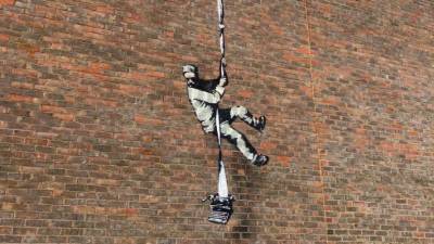 Оскар Уайльд - На стене тюрьмы появилось граффити, приписываемое Бэнкси (фото) - lenta.ua - Англия - Ирландия - Рединг - Великобритания