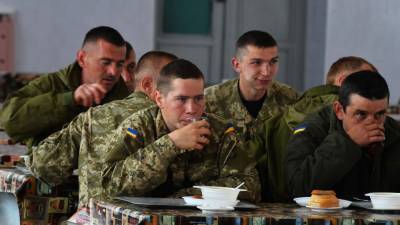 Военные Украины стали «подопытными кроликами» для сомнительной вакцинации - riafan.ru - ЛНР - Луганск - Северодонецк