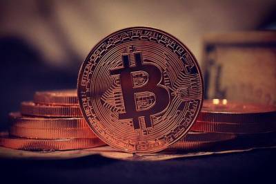Илон Маск - Биткоин вырос более чем на 10% - aif.ru