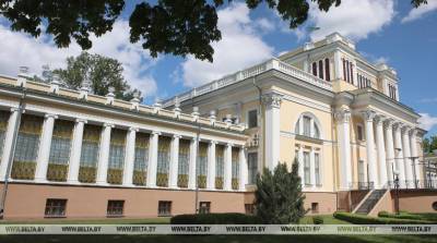 Женским образам в искусстве посвящена выставка в Гомеле - belta.by - Гомель