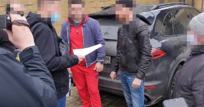 СБУ пресекла контрабанду старинного оружия и монет на миллион долларов (фото) - focus.ua