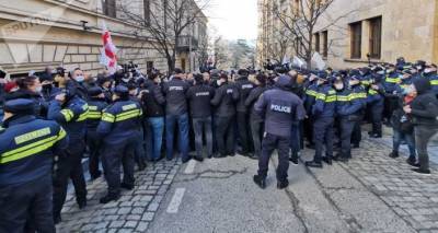 Оппозиция начала пикетирование парламента Грузии – задержан один из участников акции - sputnik-georgia.ru - Грузия - Тбилиси
