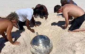 Ученые обнаружили на Багамах странный сверкающий шар, исписанный русскими буквами - charter97.org - Багамы