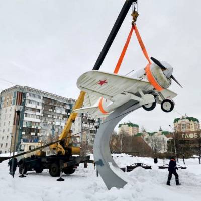 Сергей Кузнецов - В сквере Новокузнецка демонтировали макет истребителя И-16 - gazeta.a42.ru