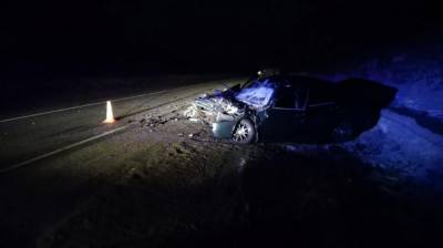 Легковушку разворотило после ДТП с КамАЗом на воронежской трассе: пострадали двое - vestivrn.ru - Воронеж