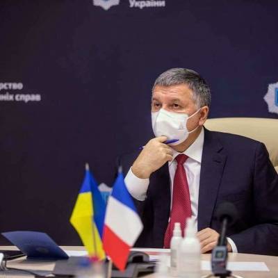Арсен Аваков - Глава МВД Украины Аваков в ответ на критику националистов назвал себя “ангелом, что терпит это все” - actualnews.org
