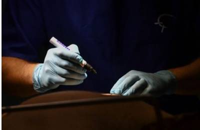 Хирург отвлекся от операции ради выступления в суде - reendex.ru - Сакраменто