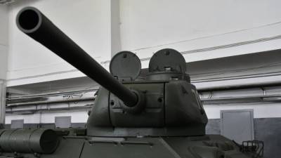 Полиция ищет вандалов, осквернивших памятник танку Т-34 под Нарвой - nation-news.ru - Эстония