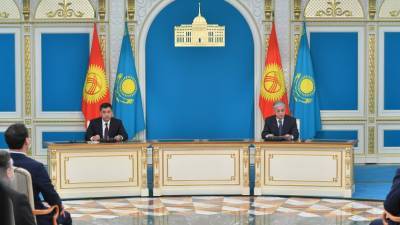 Касым-Жомарт Токаев - Садыр Жапаров - Жапаров на встрече с Токаевым поблагодарил Казахстан за помощь в борьбе с COVID-19 - mir24.tv - Киргизия
